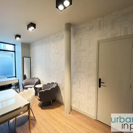 Urban Flat 108 - Stunning 4 Bdr Flat In Apartment